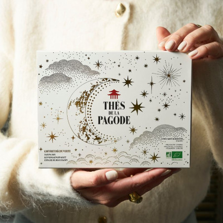 Coffret découverte Thés bien-être Evasion céleste  dans les mains