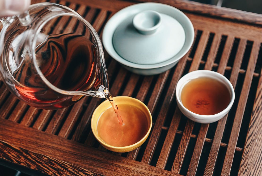 Le service à thé : un art très différent selon les pays