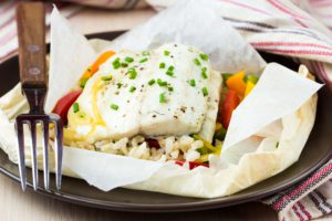 Poisson en papillotte et petits légumes